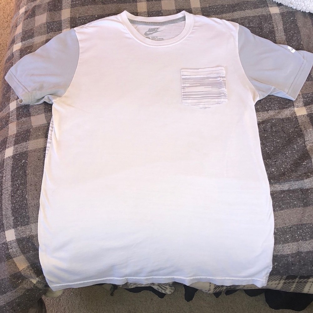 White Nike Tee Shirt - Slim Fit - White and Gray